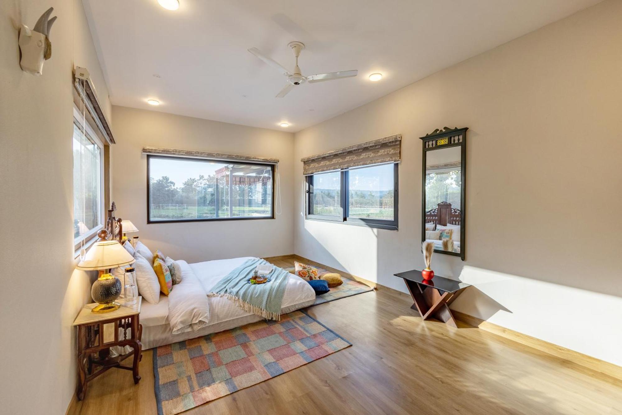 Elivaas Hidden Oasis 4Bhk With Pool, Mud House & Container House Villa Dhauj Ngoại thất bức ảnh