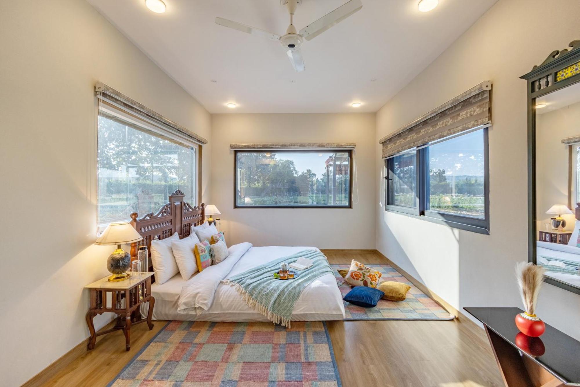 Elivaas Hidden Oasis 4Bhk With Pool, Mud House & Container House Villa Dhauj Ngoại thất bức ảnh