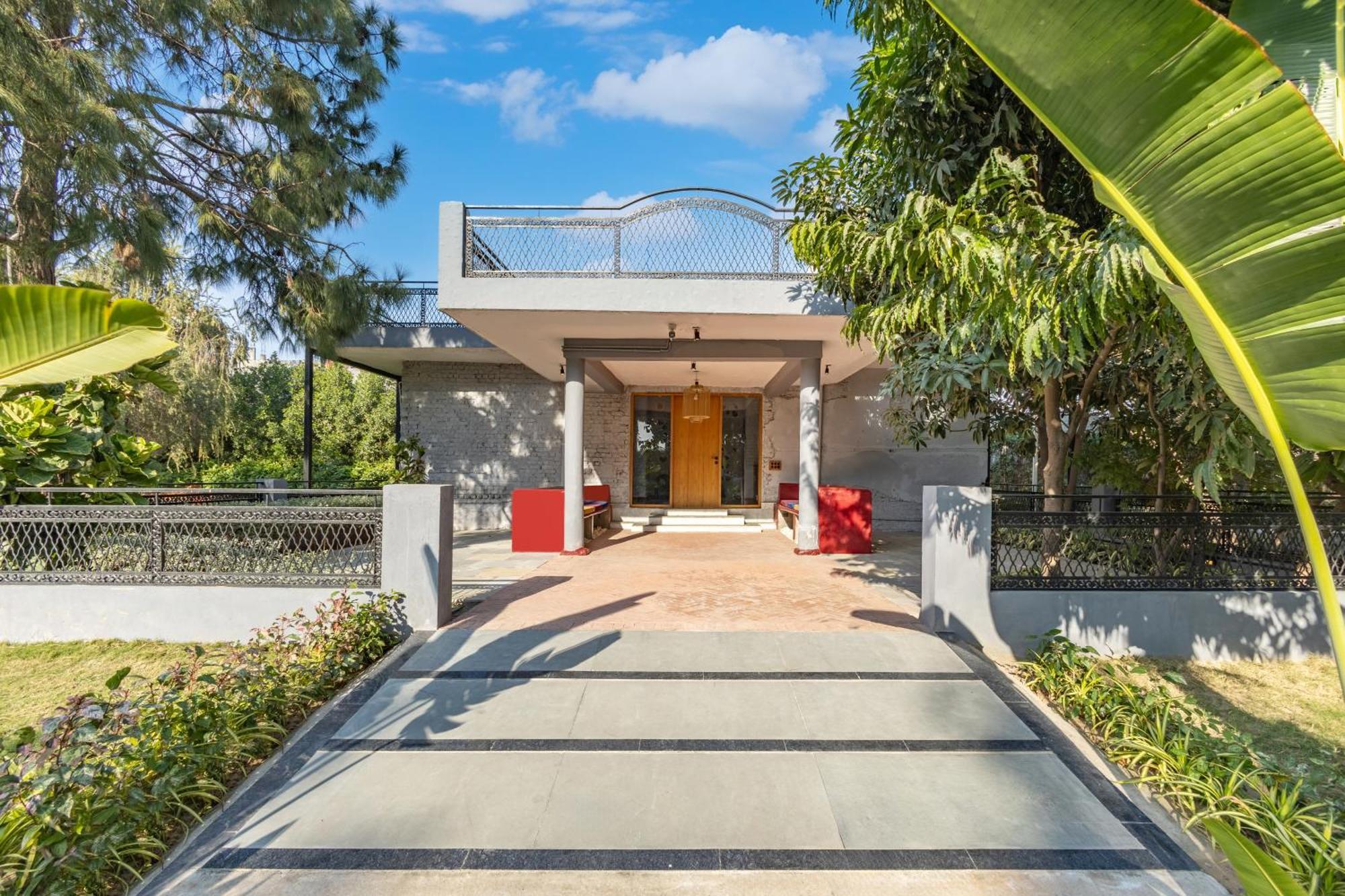 Elivaas Hidden Oasis 4Bhk With Pool, Mud House & Container House Villa Dhauj Ngoại thất bức ảnh