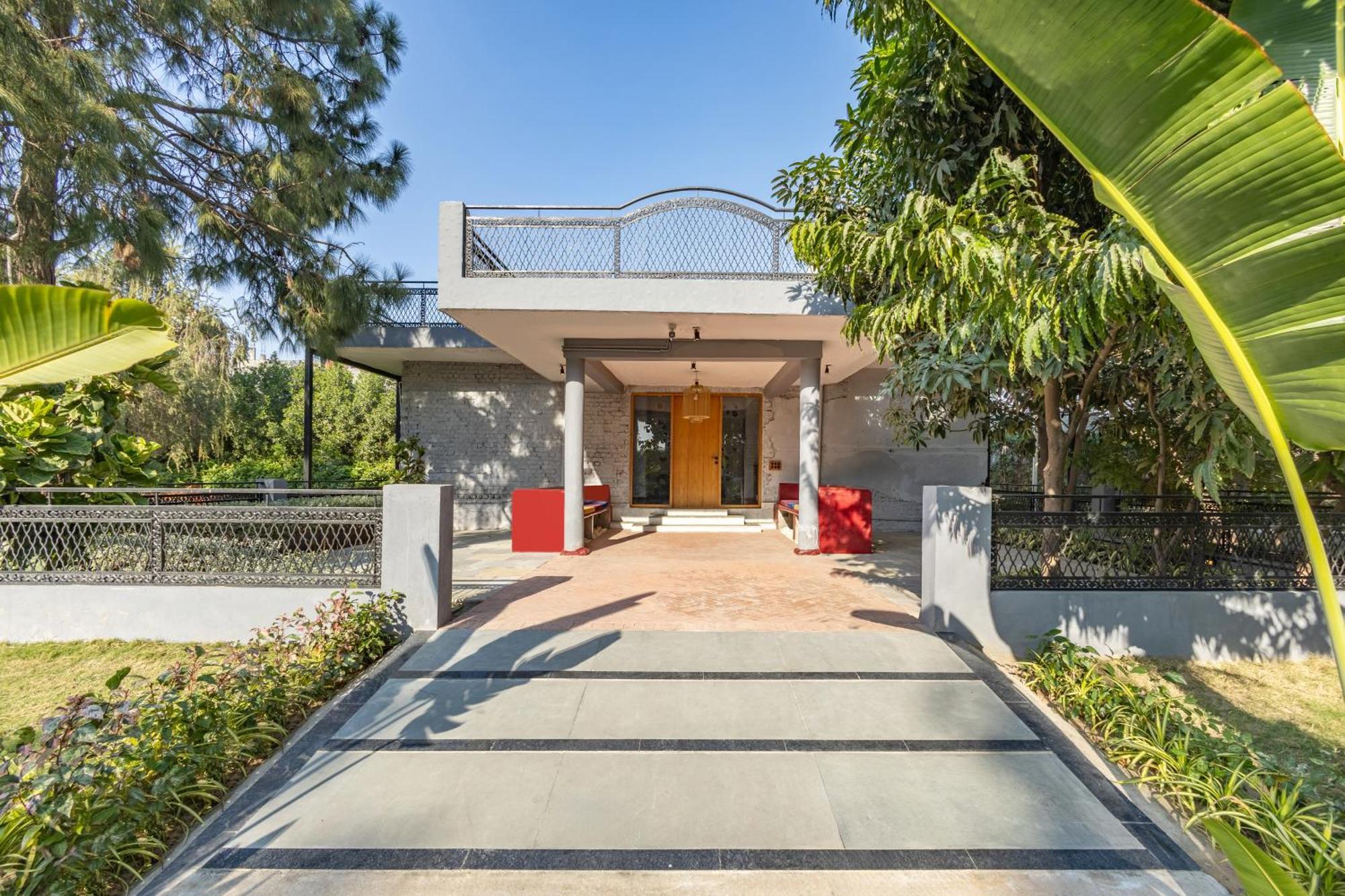 Elivaas Hidden Oasis 4Bhk With Pool, Mud House & Container House Villa Dhauj Ngoại thất bức ảnh