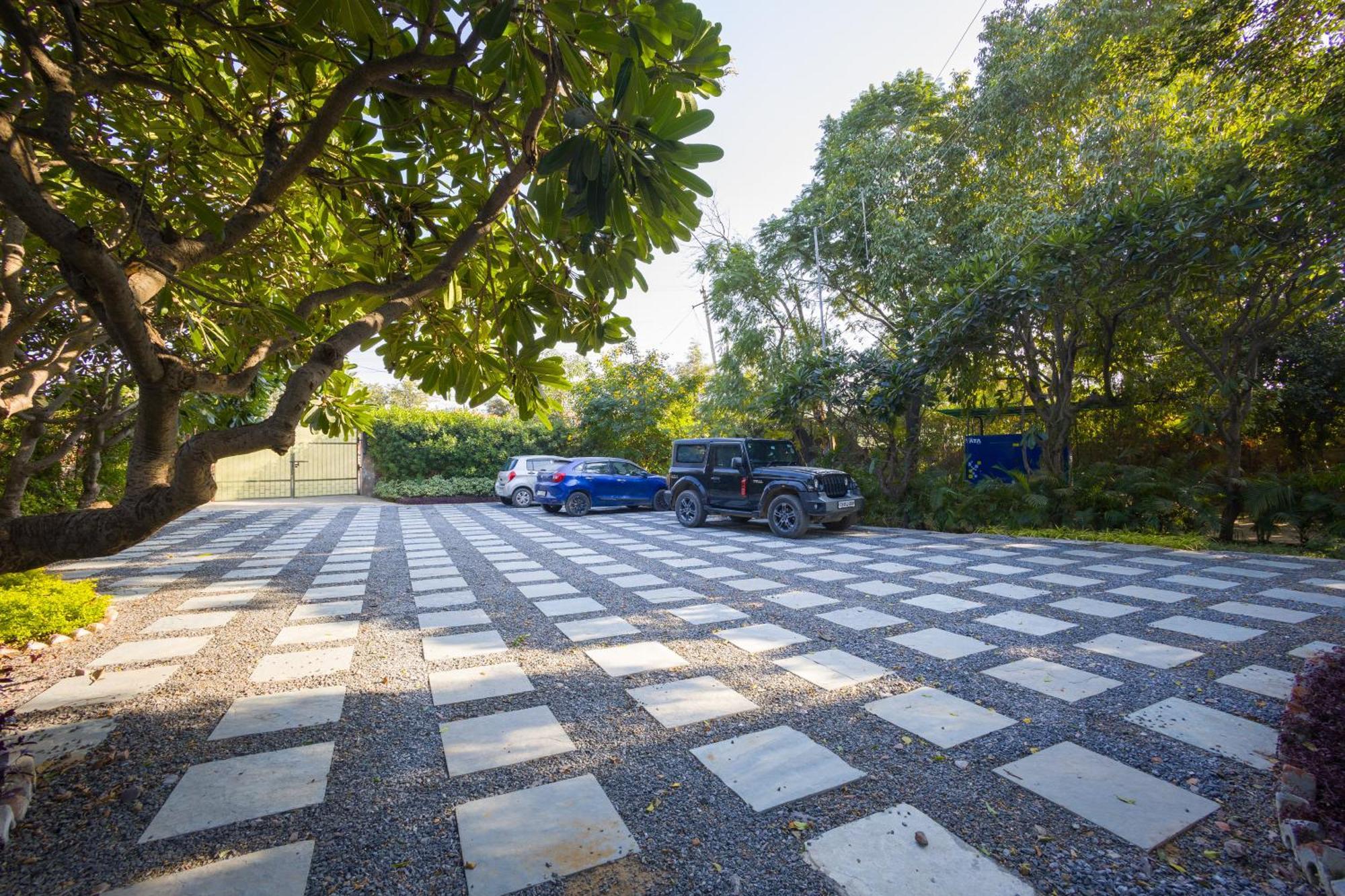 Elivaas Hidden Oasis 4Bhk With Pool, Mud House & Container House Villa Dhauj Ngoại thất bức ảnh